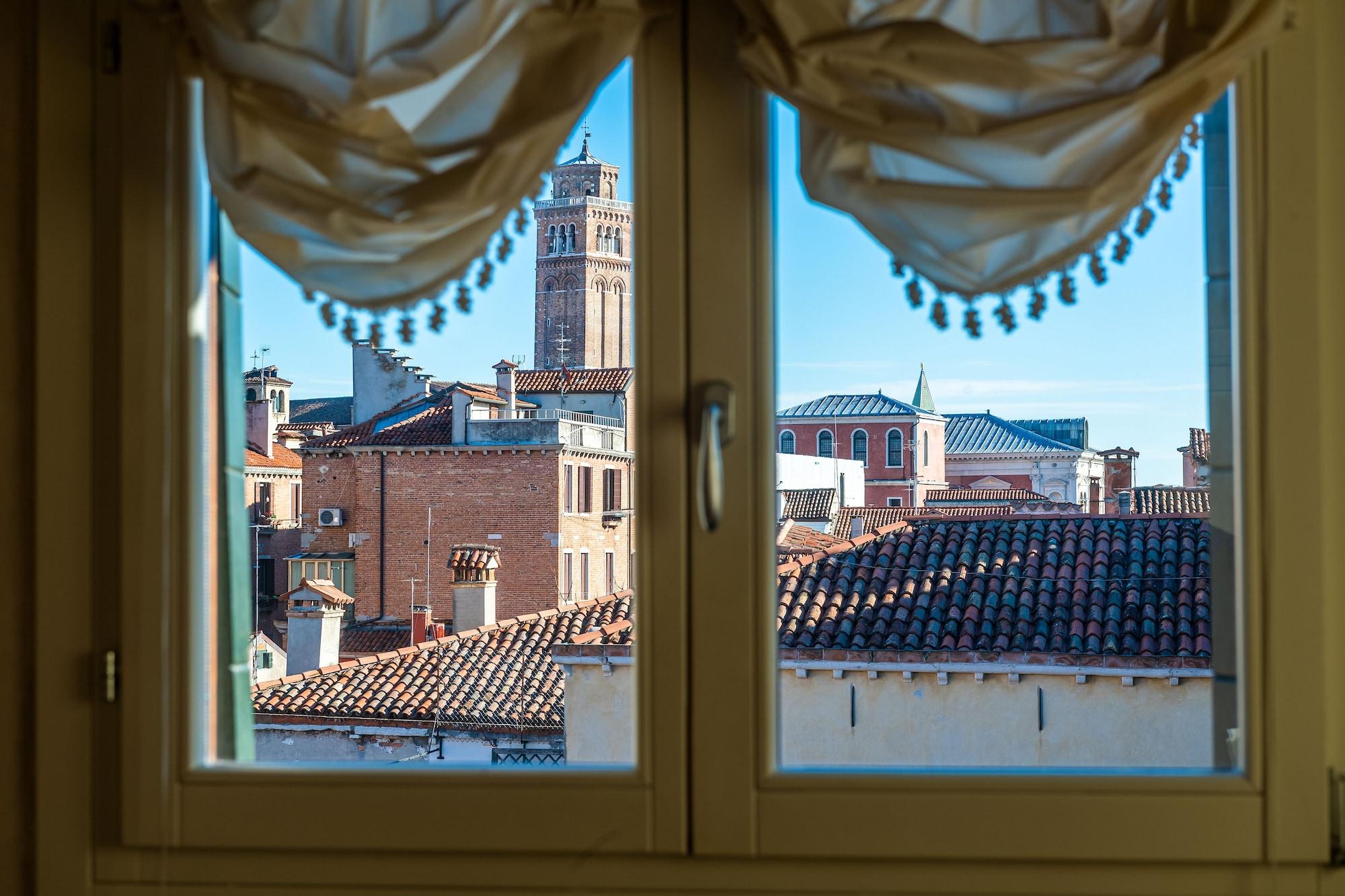 Palazzo Odoni Hotel Venice Exterior photo