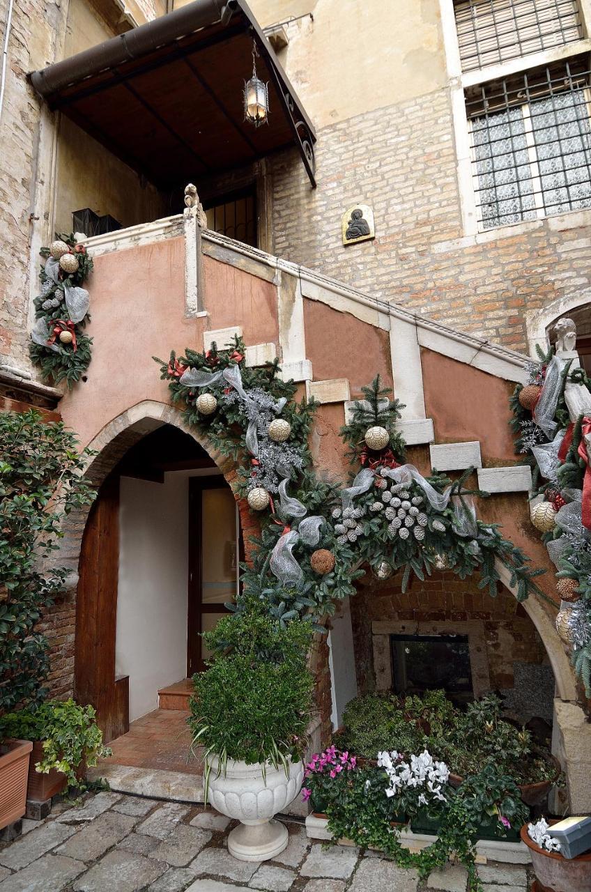 Palazzo Odoni Hotel Venice Exterior photo